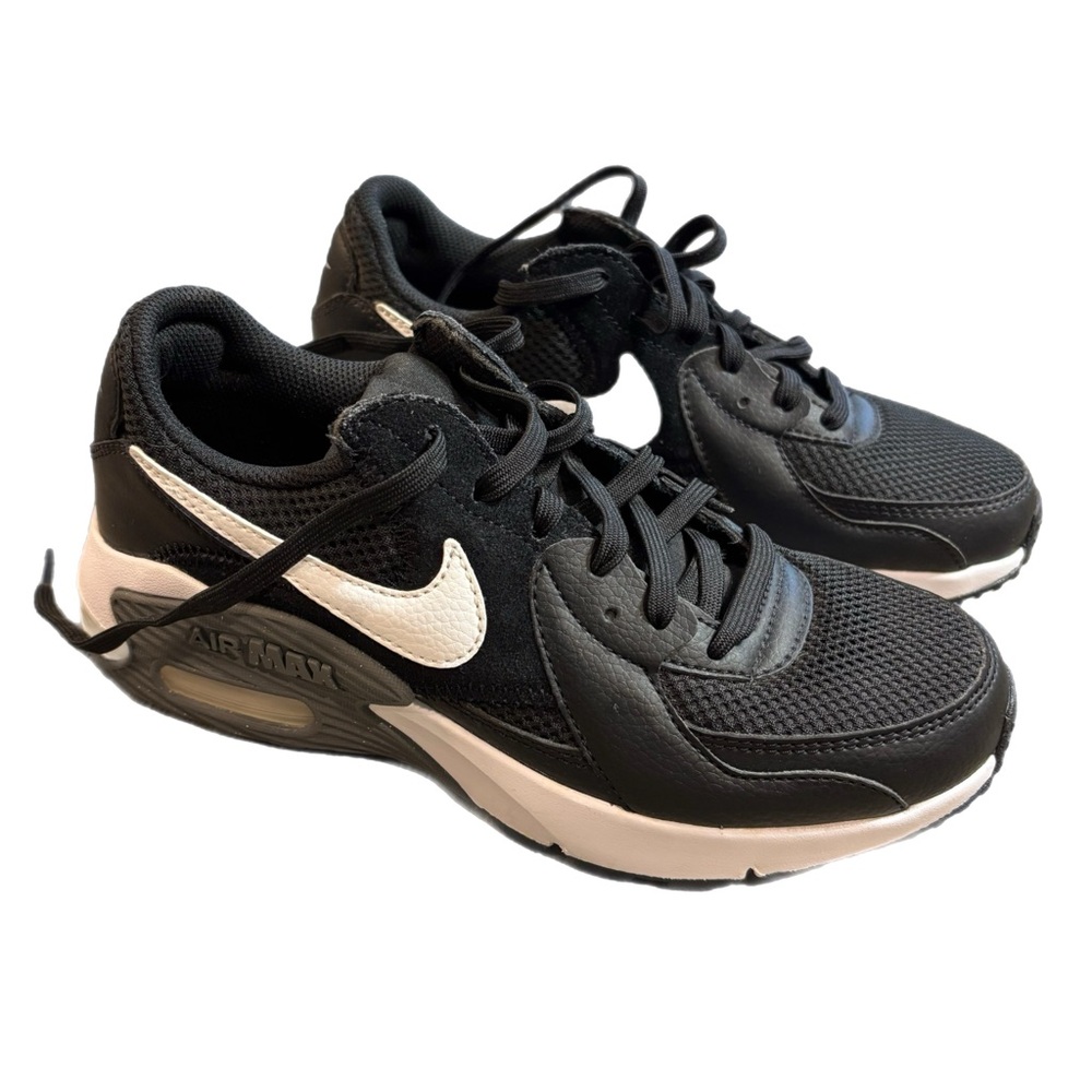 Nike Women's Black and White Air Max Sneakers NEW